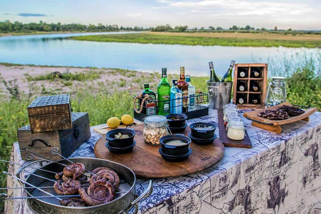 African Monarch Lodges Bush Dining